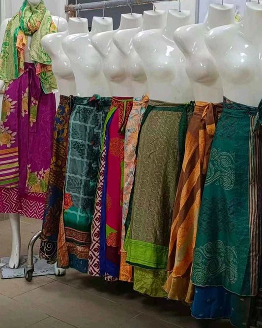 Gonna donna ASIAN EMPORIUM misto all'ingrosso modello HE105 - L&Y